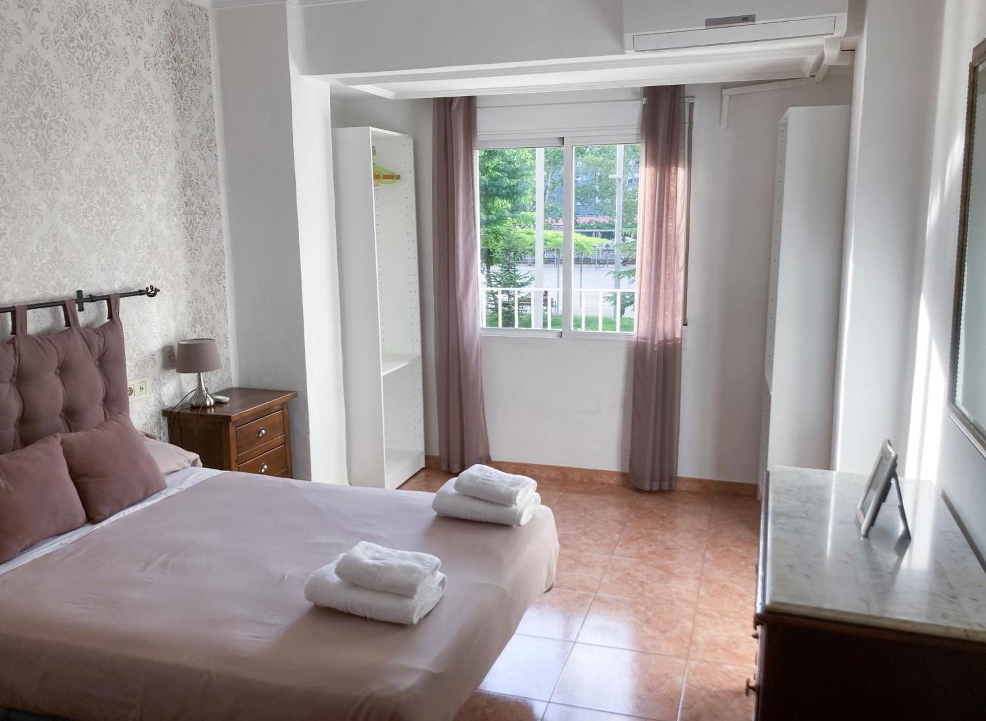 Luninoso Y Practico Apartamento En El Centro Con Amplio Parking Incluido Grenada Zewnętrze zdjęcie